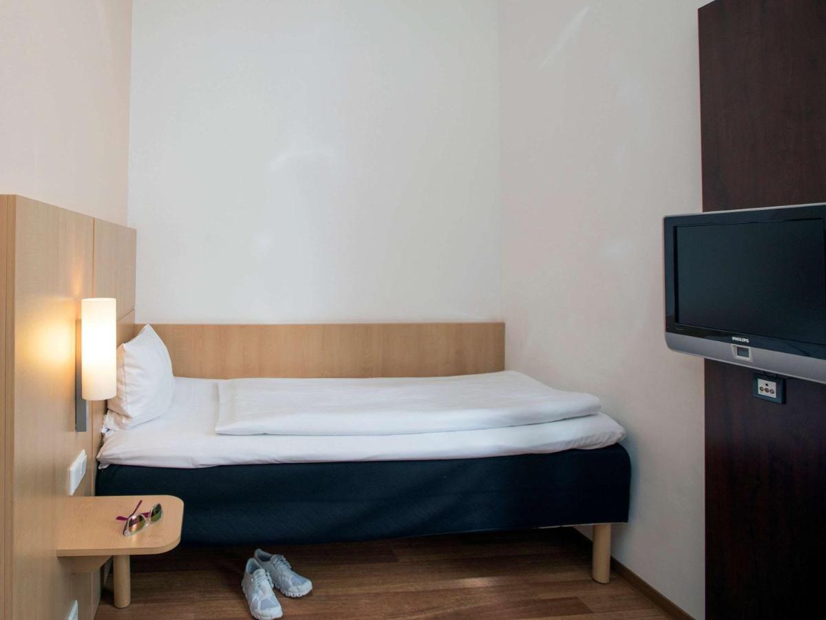 Ibis Berlin City Sued Exterior photo