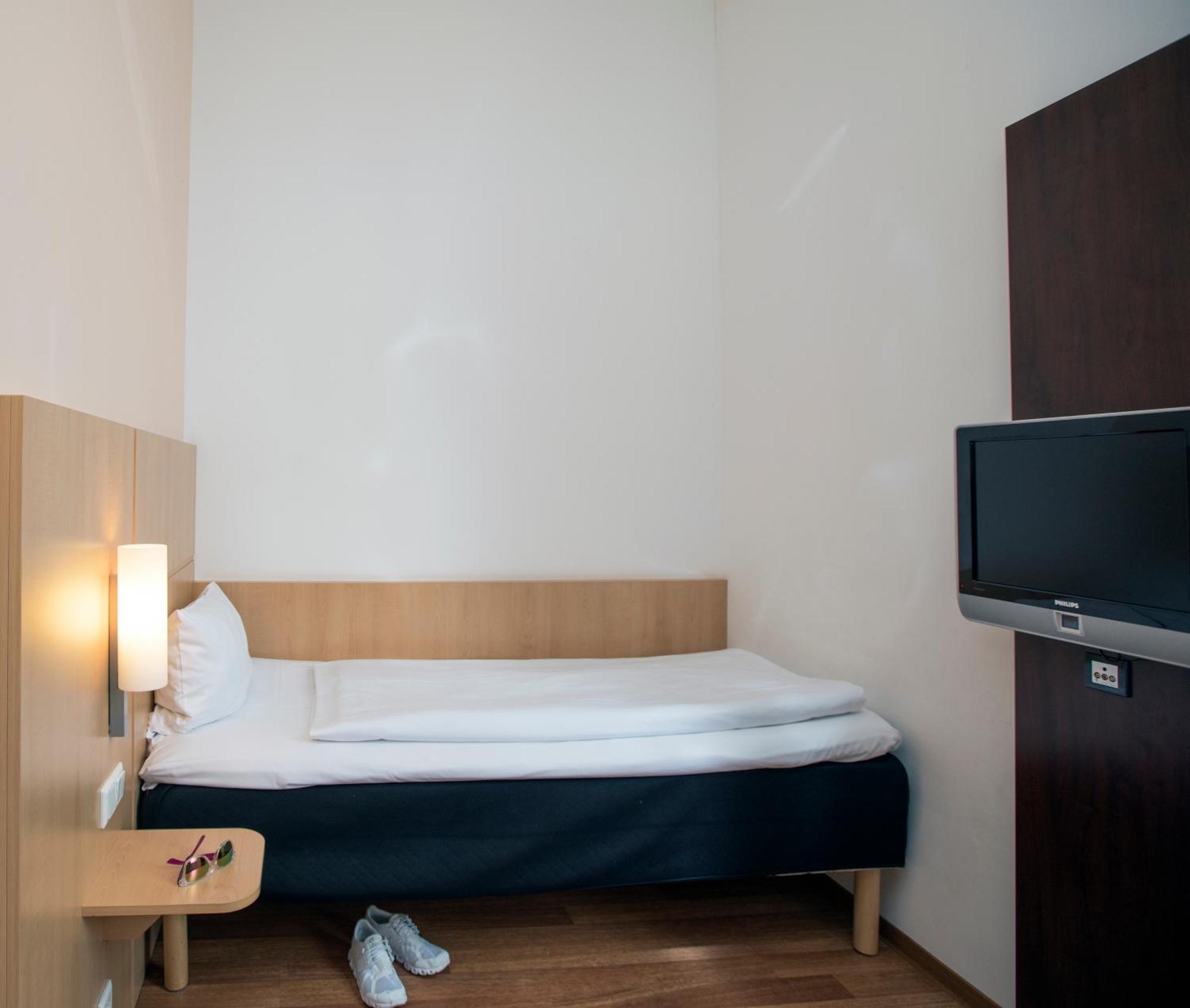 Ibis Berlin City Sued Exterior photo