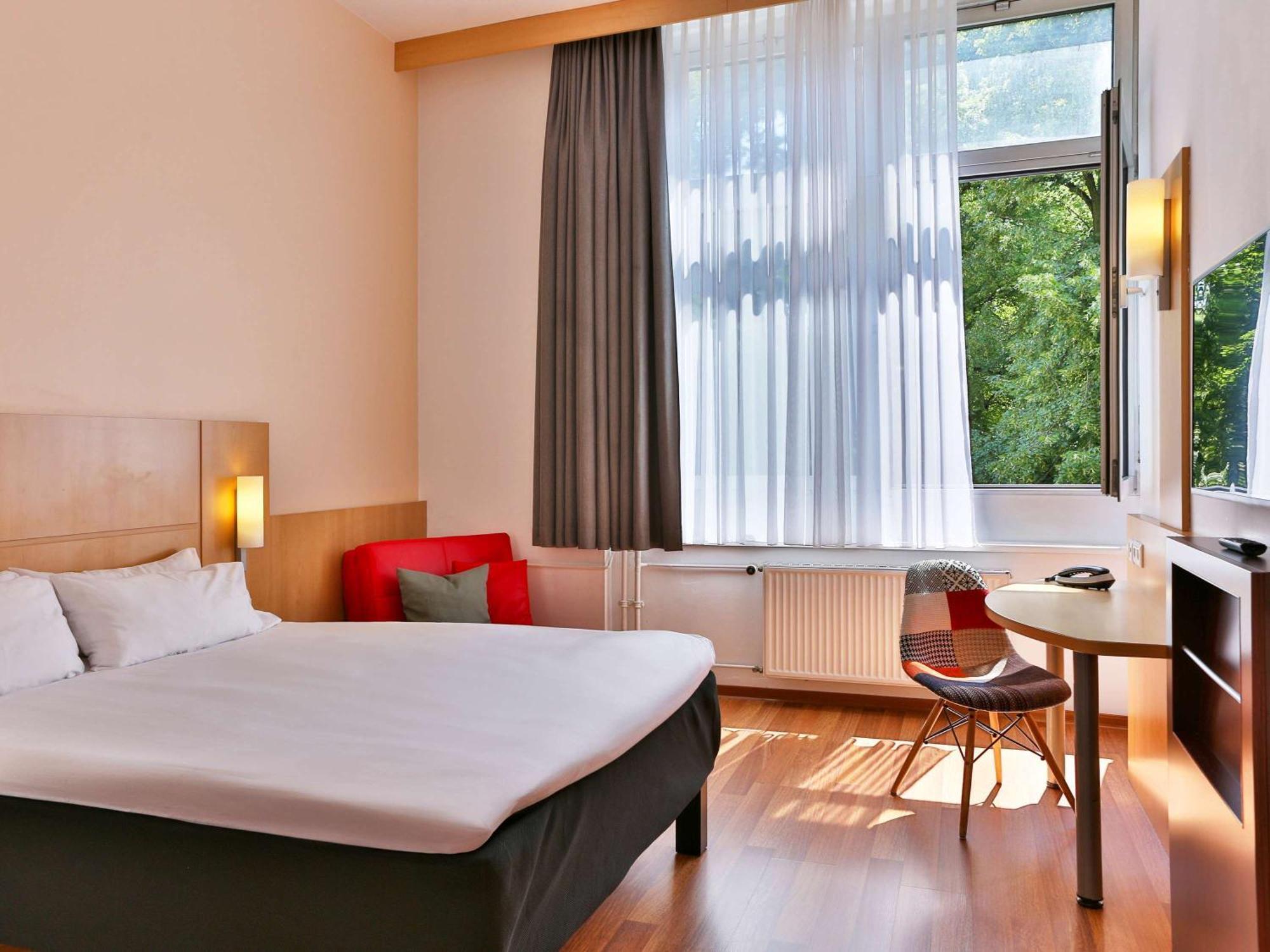 Ibis Berlin City Sued Exterior photo