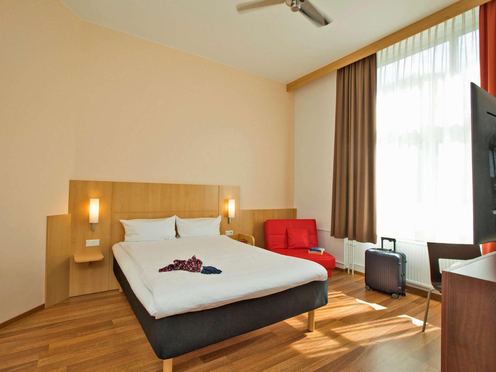 Ibis Berlin City Sued Exterior photo