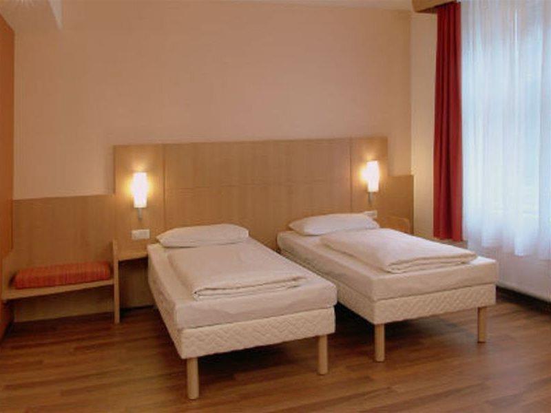 Ibis Berlin City Sued Exterior photo